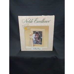 Noble Excellence Gift of Love Best Friends Big Hug A Couple Figurine 5x7 Frame
